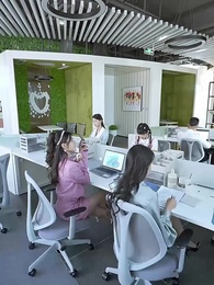 Épisode 33 - Stagiaire par Foi, Patronne par Droit