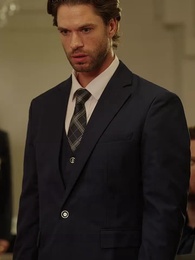 Kraliçe Geri Döndü - Episode 44