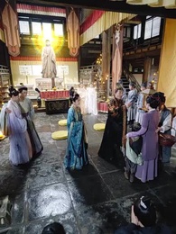 Episode 9 - Dunia Lebih Indah Dari Surga