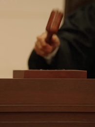 Épisode 18 - Au Nom de la Loi