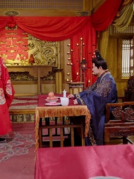 فيلسوفة القصر - Episode 17