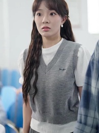 綁定系統後校花她又爭又搶 - Episode 33