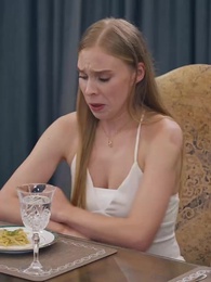 長期虐待我的家族跪求我 - Episode 9