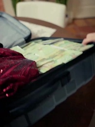 我前男友的叔叔失控了 - Episode 50