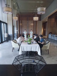 الحلقة 32 - إِزاحة القفصِ: صرِير الطّيرِ المكشوف