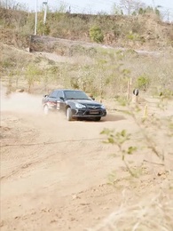 الحلقة 54 - أنا، أقود سيارة أجرة منذ سنوات، فما المشكلة إذا كنتُ أفضل قليلاً؟