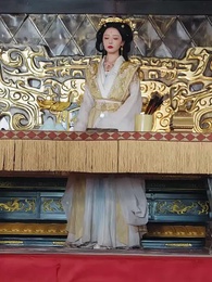 Episode 25 - Empress Reborn: My Servant