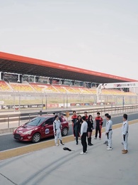 الحلقة 18 - أنا، أقود سيارة أجرة منذ سنوات، فما المشكلة إذا كنتُ أفضل قليلاً؟