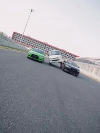 الحلقة 20 - أنا، أقود سيارة أجرة منذ سنوات، فما المشكلة إذا كنتُ أفضل قليلاً؟