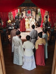 桃花戰馬錦徵裙 - Episode 102