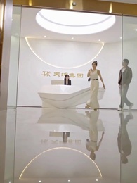 الحلقة 21 - حكيم السّماء الطّبّيّ: رفيق التّجارد في النّقمة