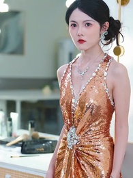 侍女が悪役の台本を手に - Episode 35