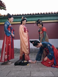 궁궐 안은 고독의 연속이다 - Episode 15