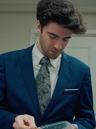 طليقي الملياردير لا يتركني - Episode 40