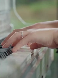 第1話 - 裏切りの先に咲く