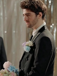 طليقي الملياردير لا يتركني - Episode 82