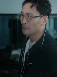 Işıklar Altında Dönmeyen Aşk - Episode 12