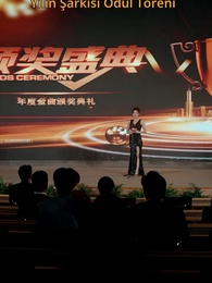 Işıklar Altında Dönmeyen Aşk - Episode 60