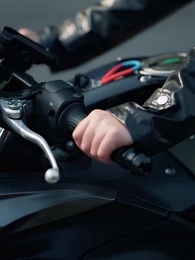 第1話 - 新人CA社長、浮気夫を解雇する!