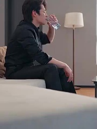 الحلقة 41 - [مدبلج]الزوجة الجميلة، وسلمان الراشدي يعود للبكاء