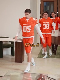 مطلوبة من نجم كرة القدم الملياردير - Episode 57