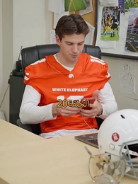 الحلقة 20 - مطلوبة من نجم كرة القدم الملياردير