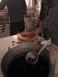 الحلقة 62 - عودة إِلى التسعينات: من الفقر إلى الثَراء والحرية