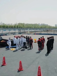 Episodio 10 - Anni da Taxi:Un Po' Più Forte,C'è Problema?