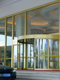 الحلقة 10 - مفاجأة من السماء