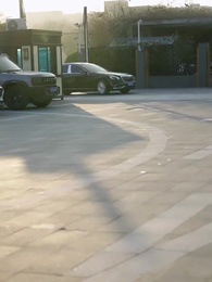 正在送快遞呢,被幫派大小姐拉去閃婚 - Episode 26