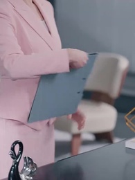 第9集 - 她與舊約兩清