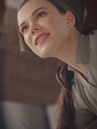 Tập 2 - Phía Sau Nữ Lao Công