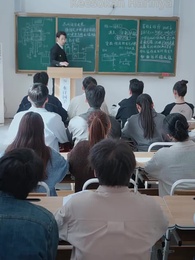 Di Balik Kehancuran - Episode 32