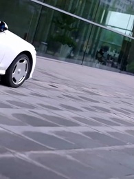 الحلقة 52 - زوجي عامل التوصيل وهويته الأخرى