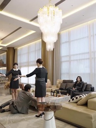 Carrying the Throne - Episode 55