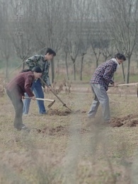 拜年發現丈夫還有一個家 - Episode 59