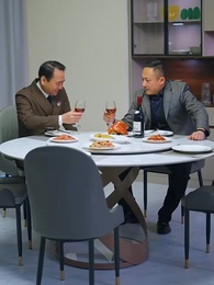 知らないのは俺だけ？〜女神を実家に連れ帰ったら、両親の「貧乏ごっこ」がバレました〜 - Episode 41