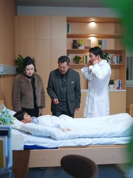 知らないのは俺だけ？〜女神を実家に連れ帰ったら、両親の「貧乏ごっこ」がバレました〜 - Episode 72