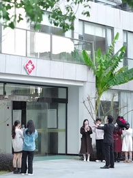 第25集 - 難哄!清冷傅爺每天黏著我撒嬌