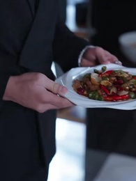 انتقام الوريثة - Episode 63