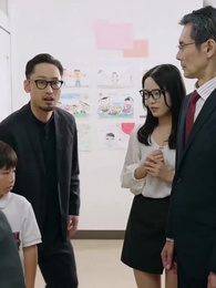 المديرة في زيّ العاملة - Episode 52