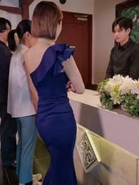 المديرة في زيّ العاملة - Episode 71