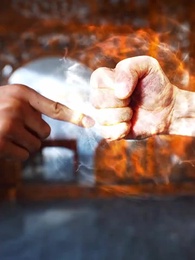 Episode 32 - [Dubbed] The Comeback of a Fallen King