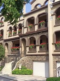 一覺醒來七年後，娶了校花有了娃 - Episode 53