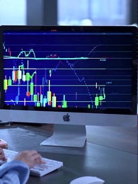 訂婚前夕她和白月光去了KTV - Episode 71