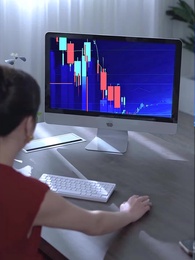 第69集 - 訂婚前夕她和白月光去了KTV