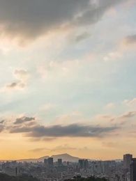 一覺醒來七年後，娶了校花有了娃 - Episode 28