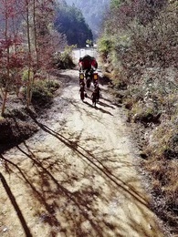 開局山匪,我的夫人爆神兵 - Episode 7