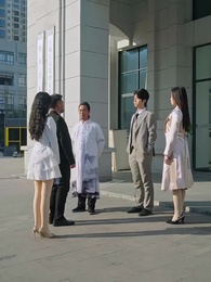 贅婿被辱，首充六元送總裁姐姐 - Episode 51