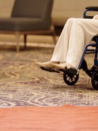 ابنة تشعل القاعة في عيد ميلادها [مدبلج] - Episode 27